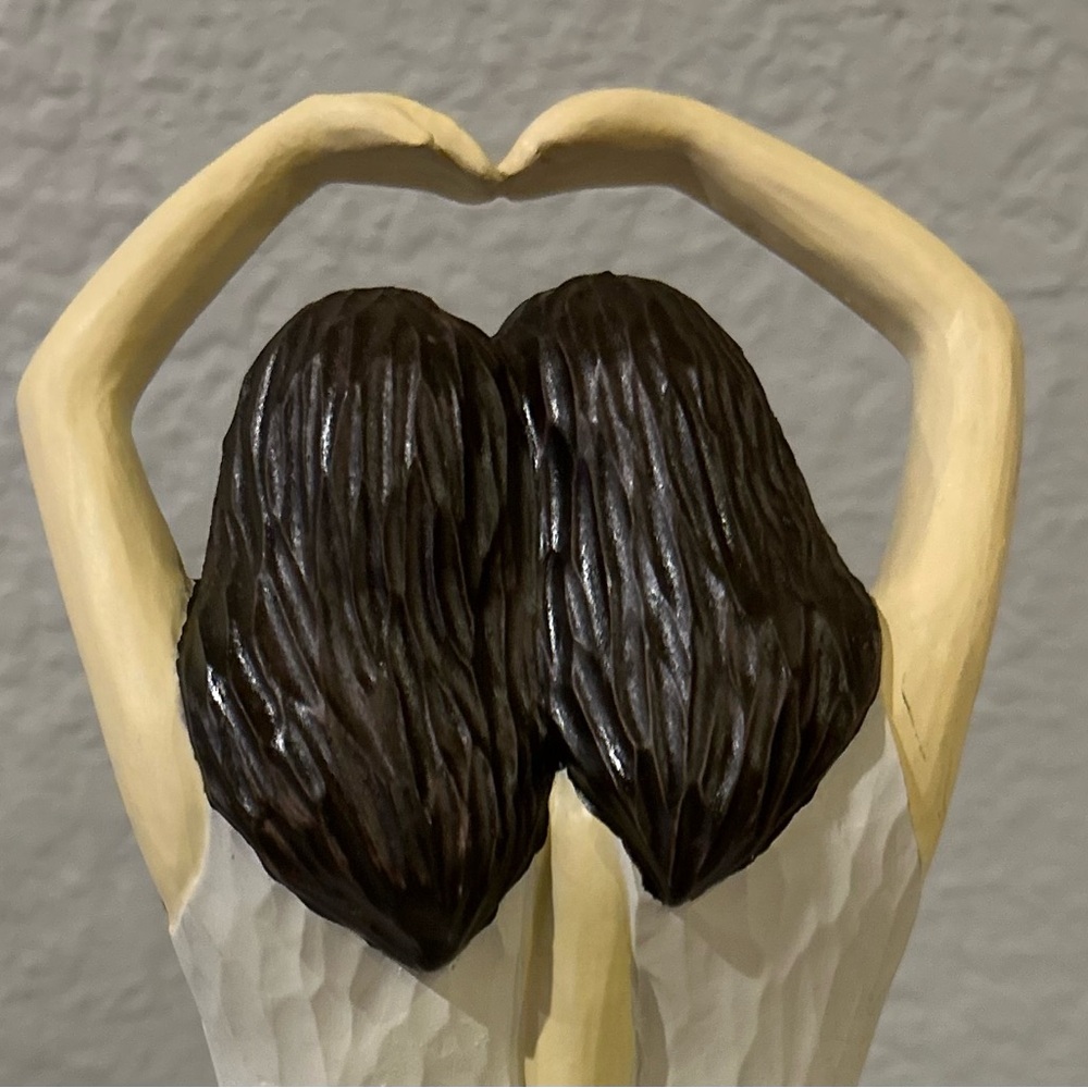 Sculpted Sisters Figurine - Picture 6 of 6